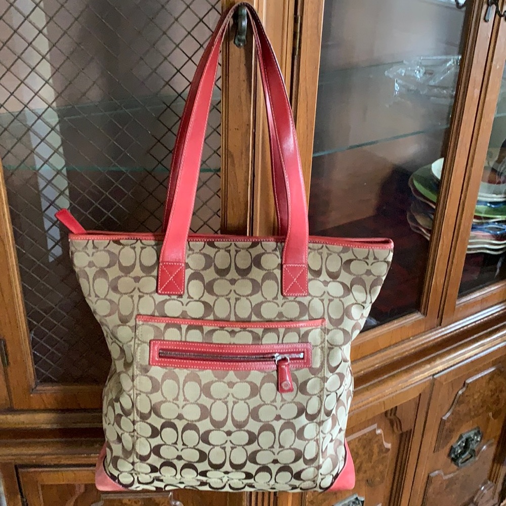 Coach signature C’s tan & red leather large tote w/ zip closure and red lining